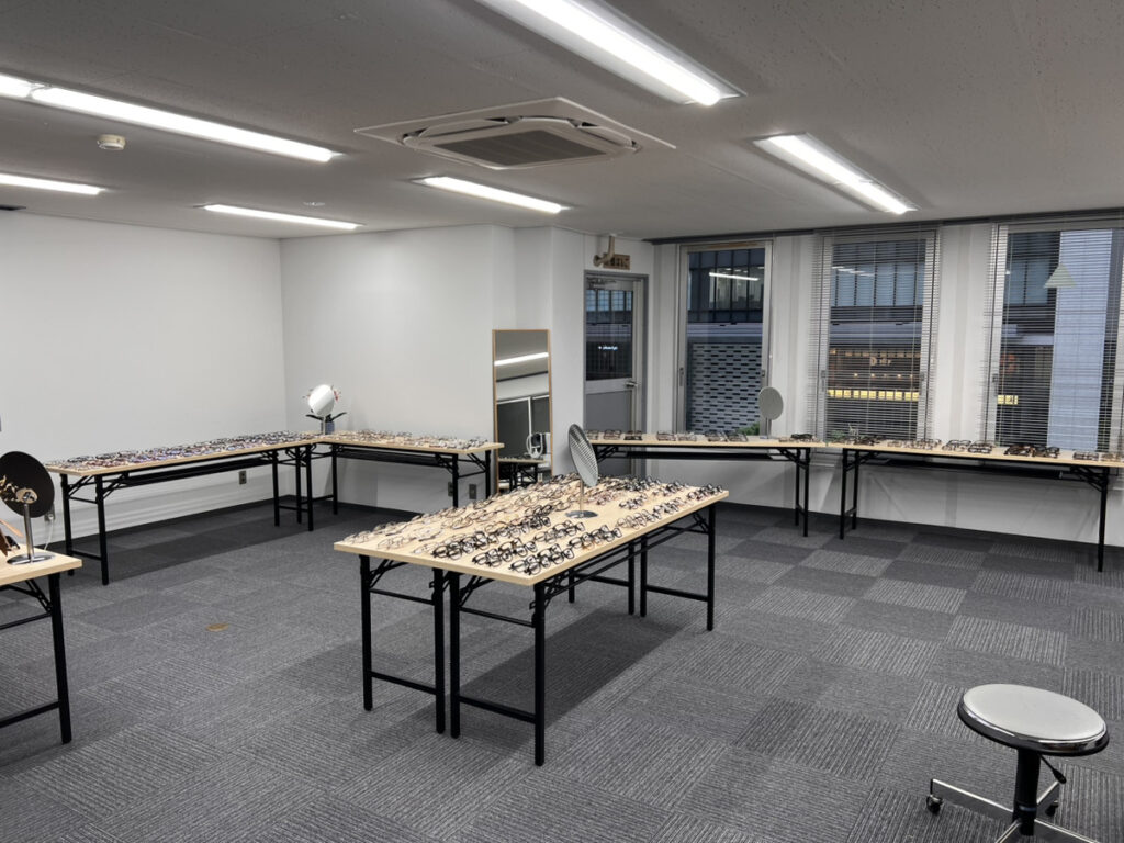 千里堂メガネTOKYO OFFICE　店内